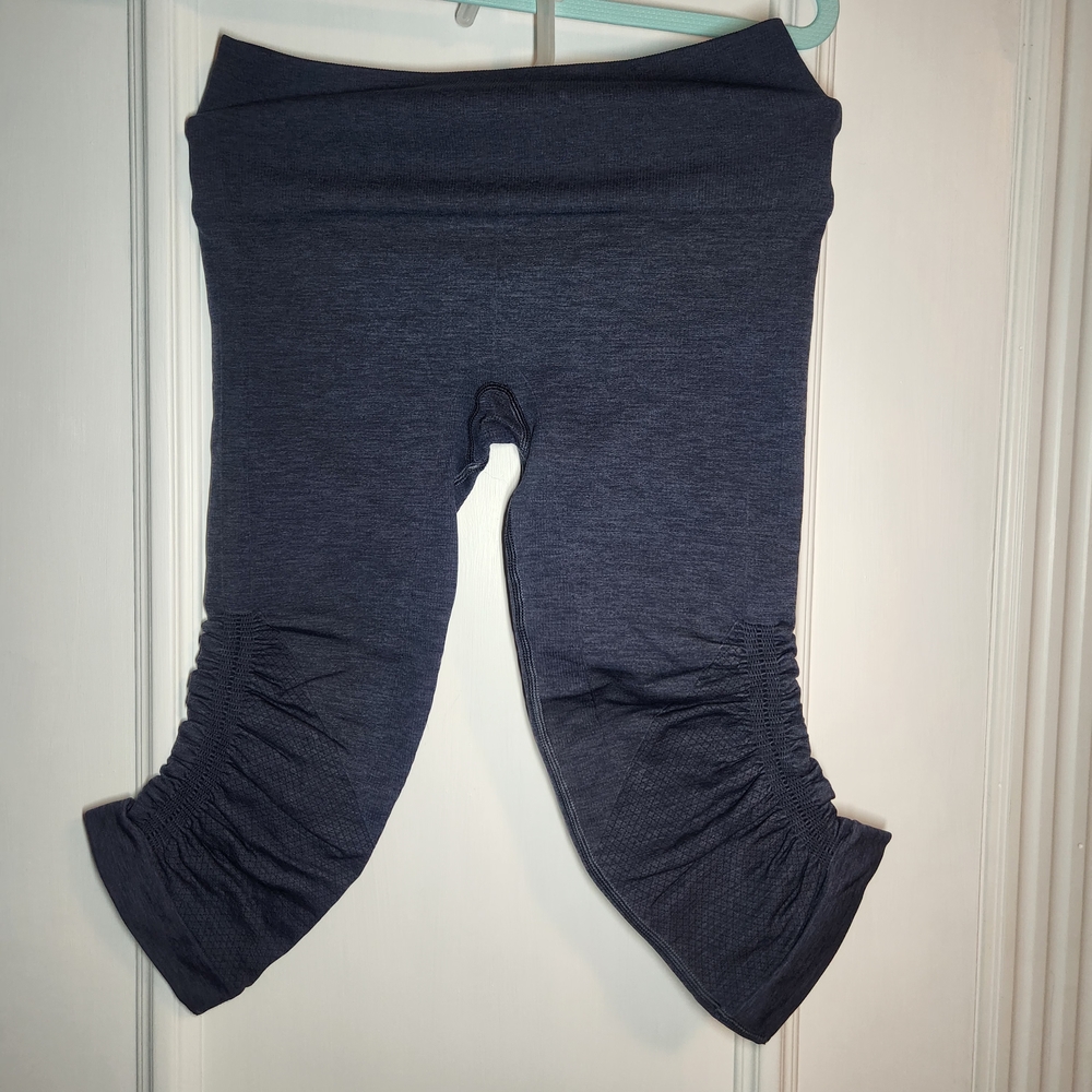 Lululemon IN THE FLOW CROPPED heathered Navy Leggings Sz 4